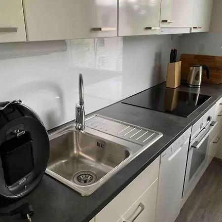 Modern Apartment- Great Equipment - Smart Tv -fast Wifi, Close To The Center *
